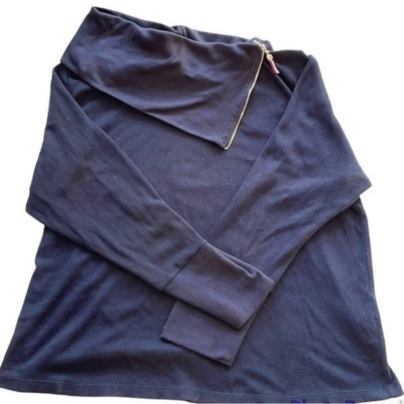 Tommy Hilfiger navy waffle weave top, neck zipper, cowl neck. Women’s size 1X - Picture 11 of 11